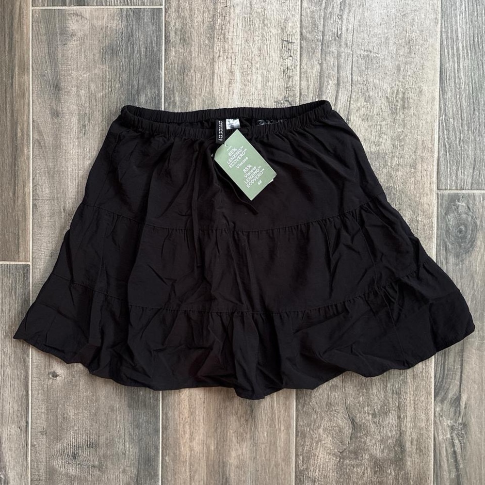 H&M Black Skater Skirt
